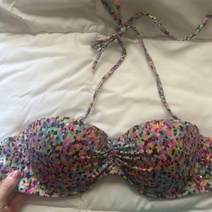 Victoria’s Secret bikini top. Great condition